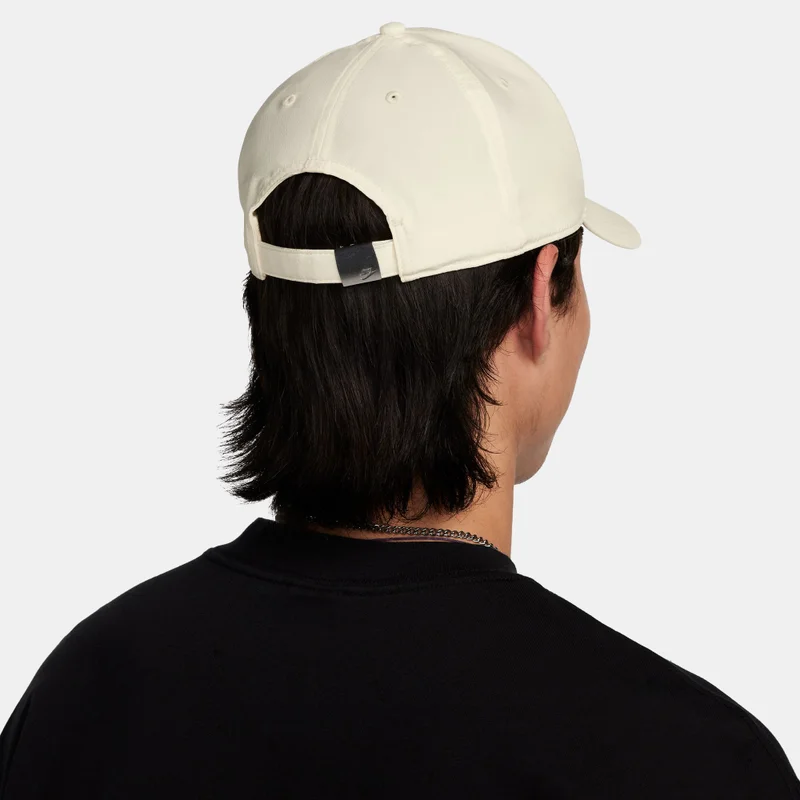Nike Dri-FIT Club Structured Metal Logo Cap